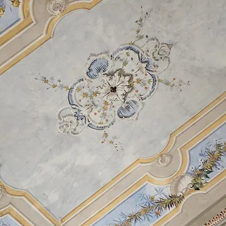 Blu Oltremare Bijoux Frühstückspension Varraze